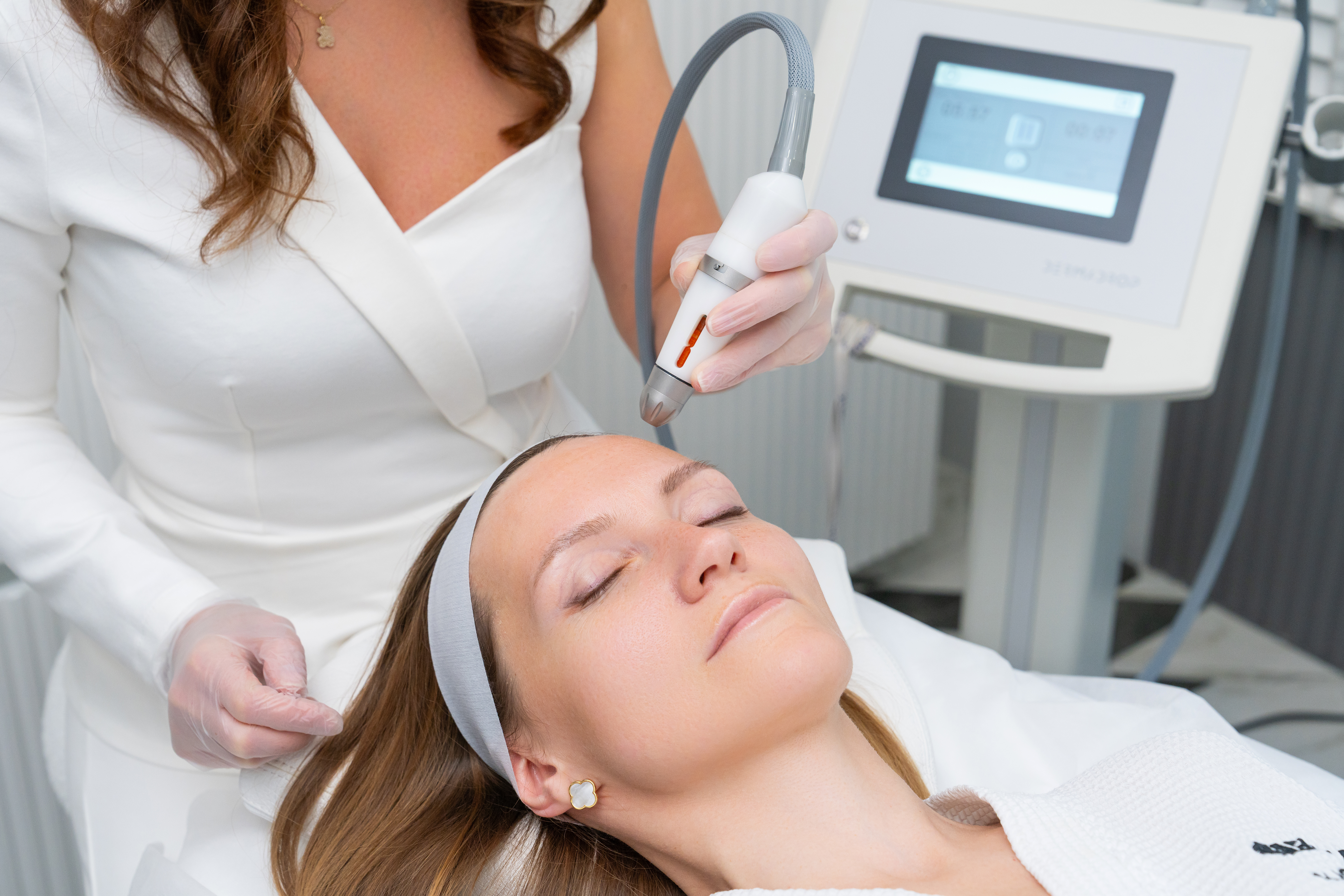 Сияющее и подтянутое лицо — пилинг Dermadrop в подарок!