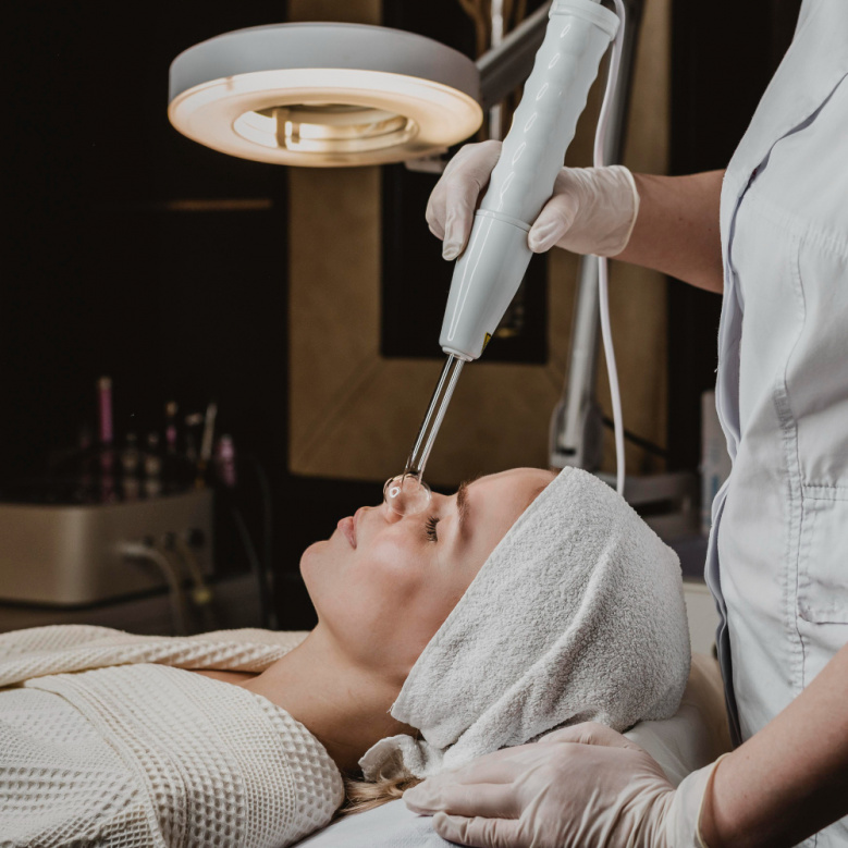 Аппаратная косметология <br />со скидкой 15%